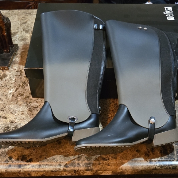 MELISSA RUBBER 2 IN ONE Black and green RUBBER Riding Boots - Picture 4 of 8